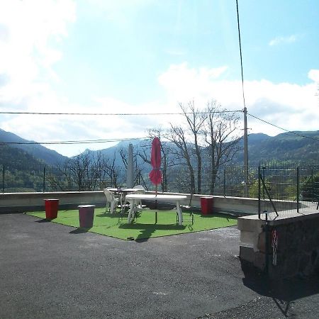 Vacances Au Pied Des Monts Du Cantal Laveissière Exterior foto